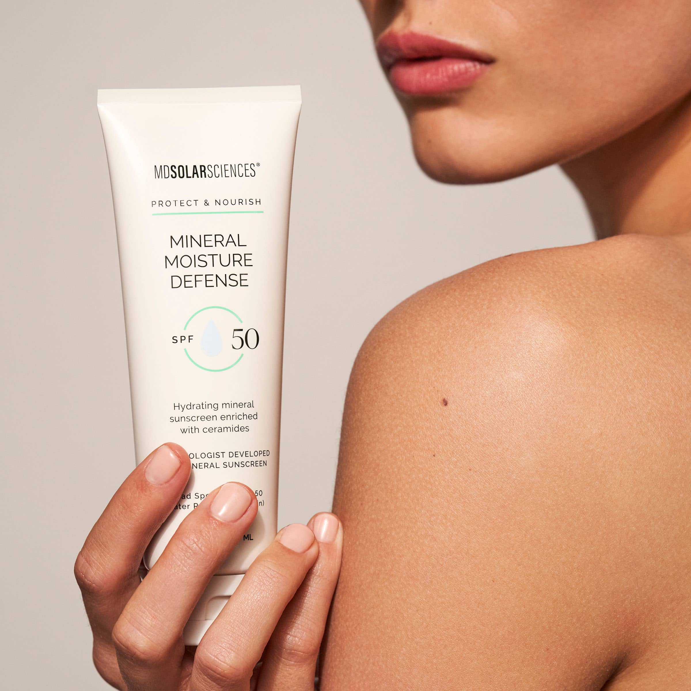 Mineral Moisture Defense SPF 50